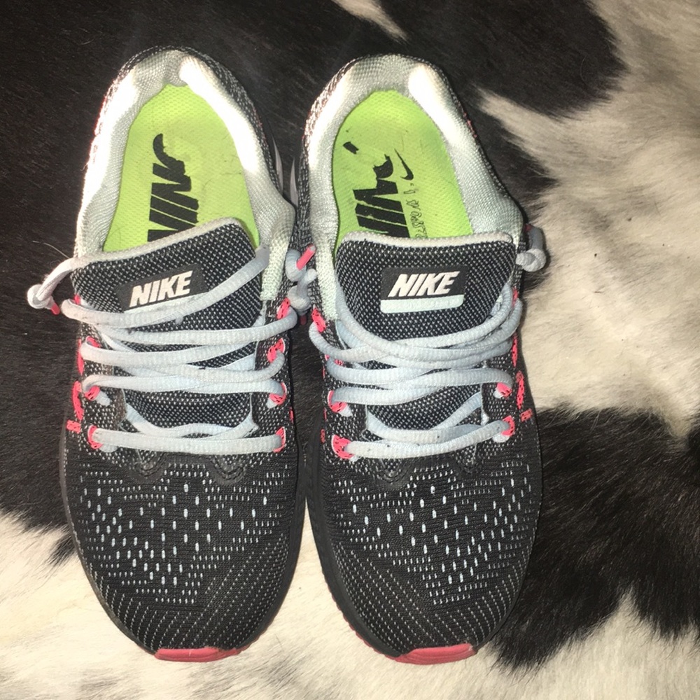 Nike RUNNING Neutral Ride|Response ZOOMVOMERO10 - Picture 2 of 6